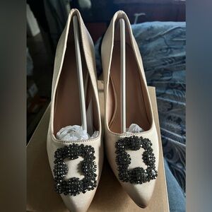 Nude women stilettos jewel buckle size 8